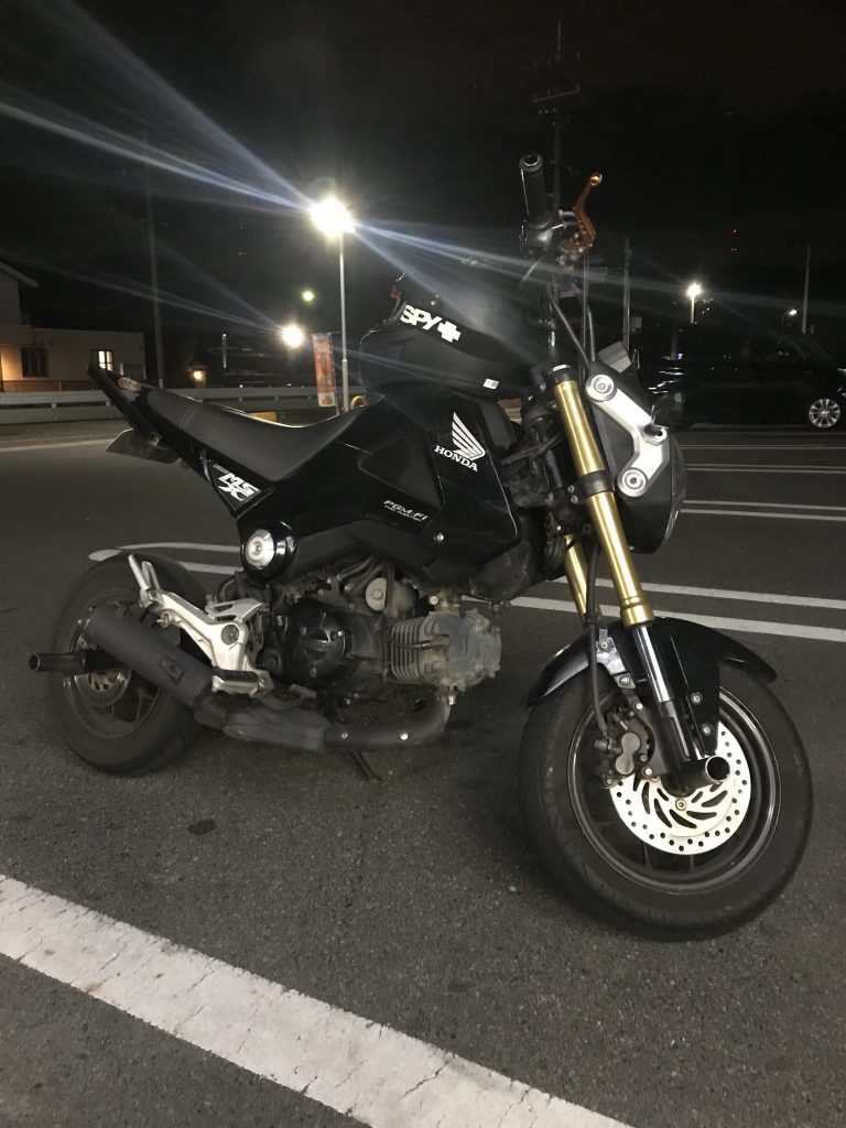 グロムにモリワキメガホンマフラーを取り付けました