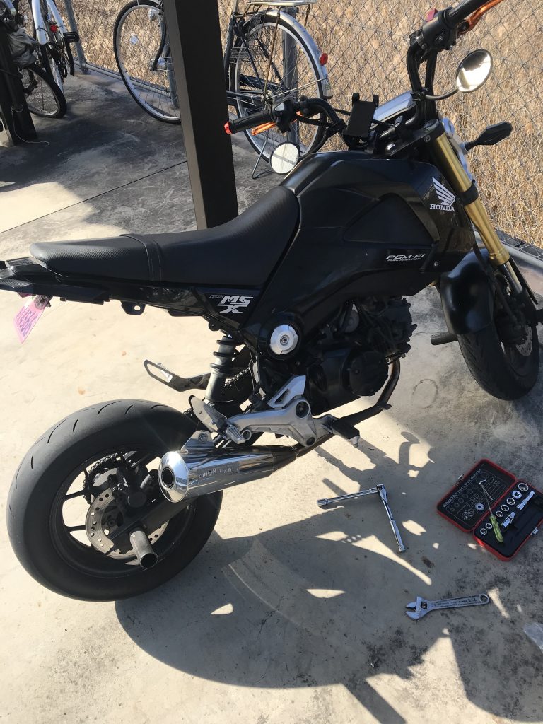 グロムにモリワキメガホンマフラーを取り付けました