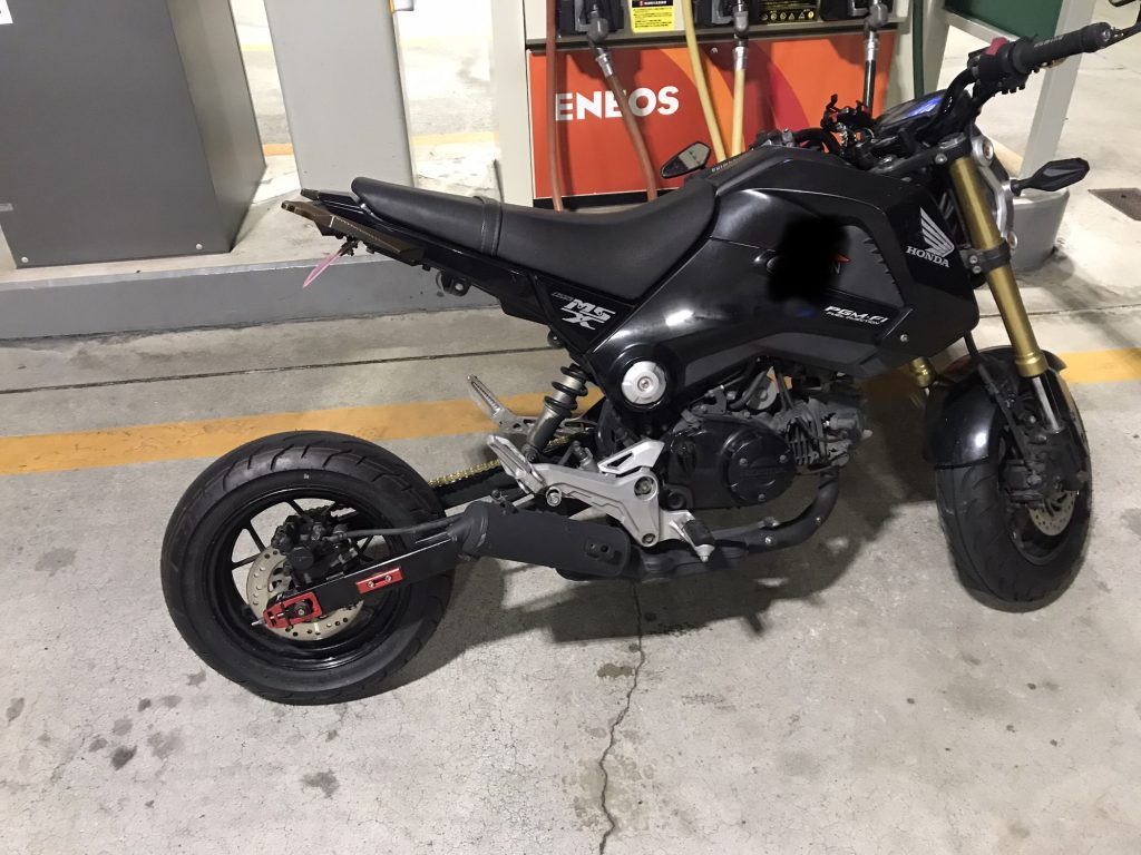 グロムにComposimo ローダウンリンク取り付け 